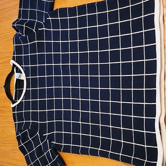 Liz Claiborne Women's Black and White Grid Sweater - Picture 9 of 9